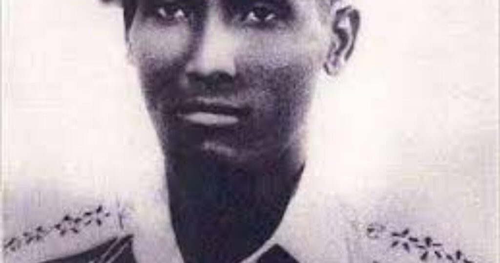 Taariikh nololeedkii General. Daa’uud Cabdulle Xirsi | Taliyihii ugu horeeyey Ciidanka Xoogga